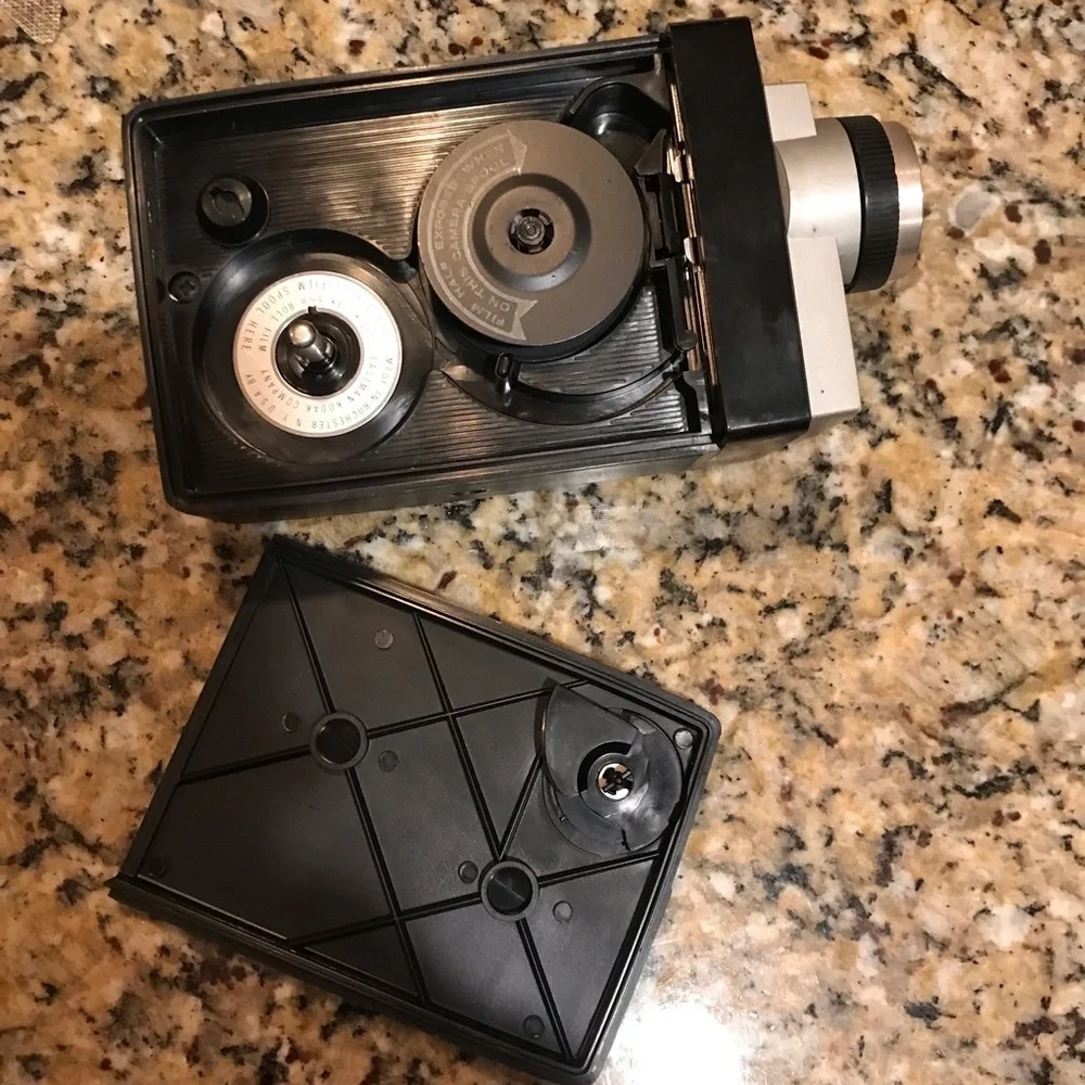 🎥 VINTAGE KODAK 8 Movie Camera